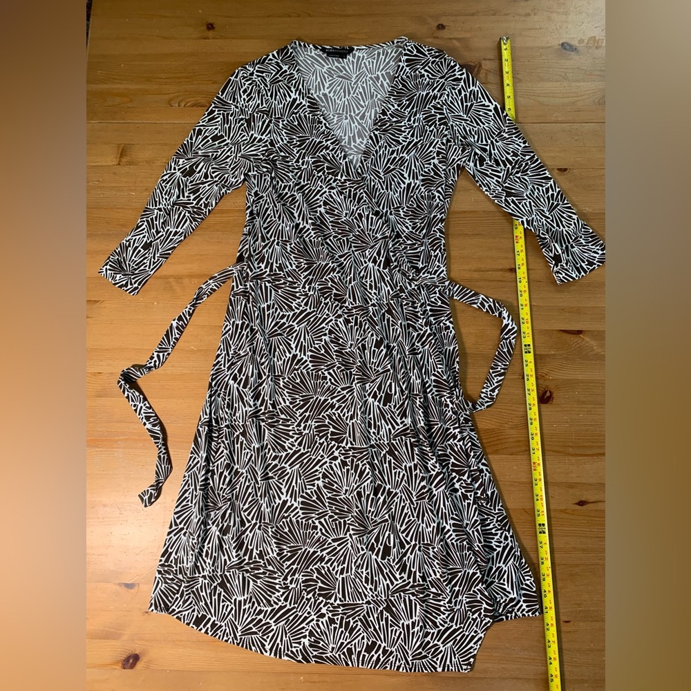 BCBGMaxAzria Brown and White Long Sleeve Wrap Dress